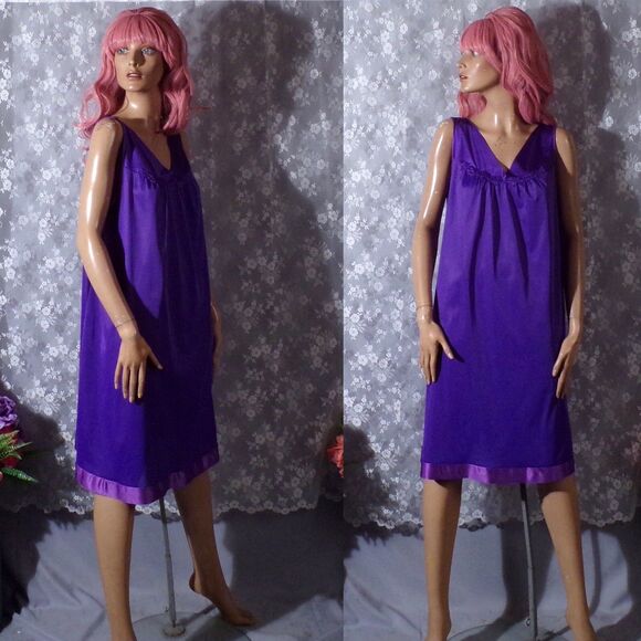 Vintage 70s Nightie 1970s Purple Vanity Fair Sleevless Nightgown Size Medium M/L